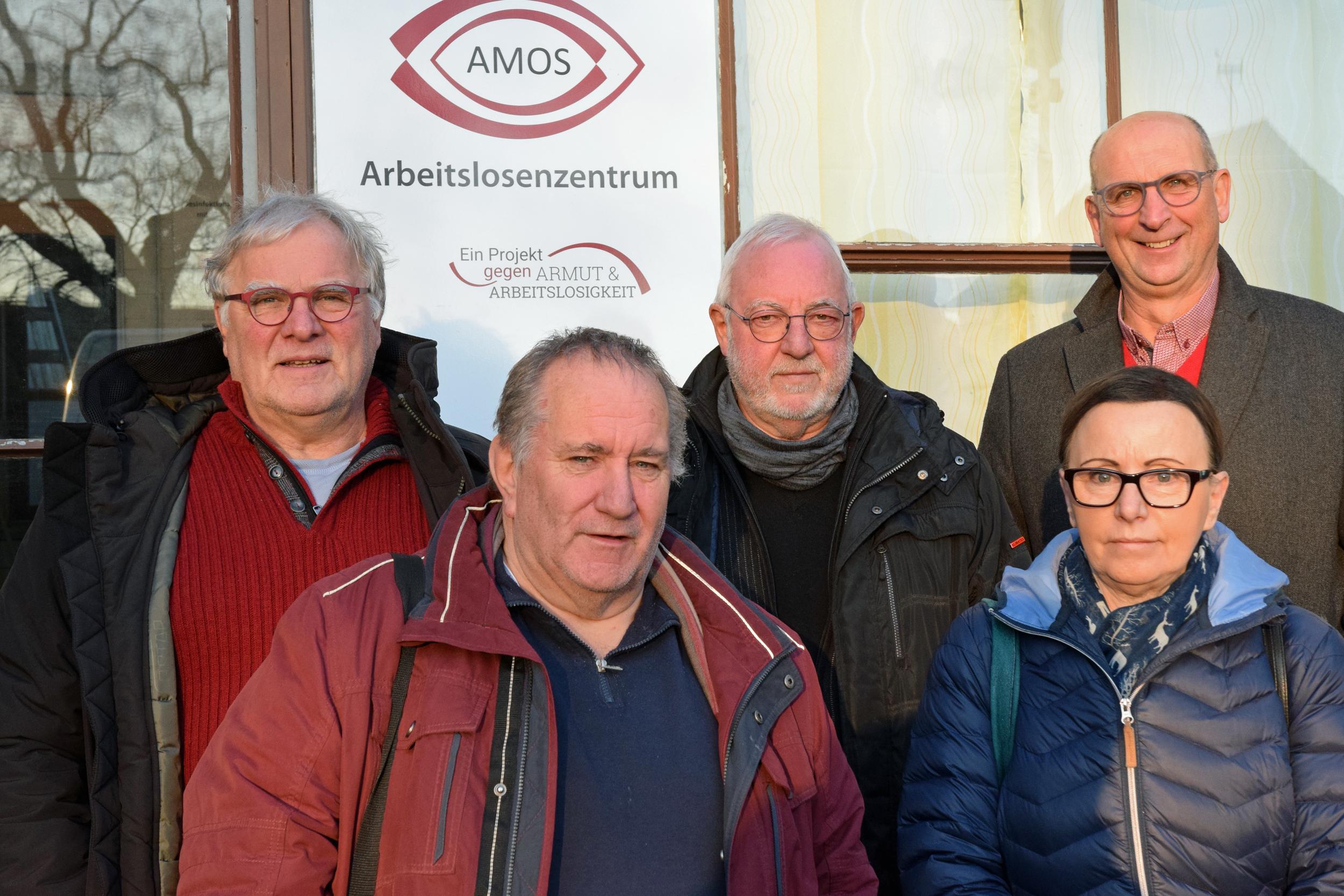 Setzen sich unermüdlich für die Rechte von Beschäftigten in der häuslichen 24-Stunden-Betreuung ein (v. l. n. r.): Hans-Werner Quasten (AMOS eG), Achim Kück (KAB), Wilfried Wienen, Rosi Becker (beide Respekt) und Johannes Eschweiler (AMOS eG).